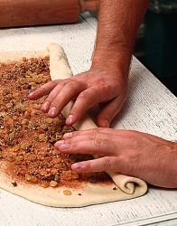 Плетенка с изюмом и корицей Плетенка с изюмом и корицей