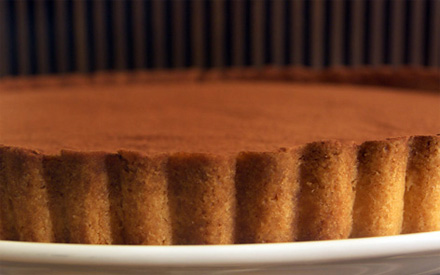 Открытый пирог с шоколадным кремом ганаш