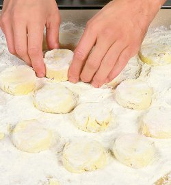 Cырники с изюмом Cырники с изюмом