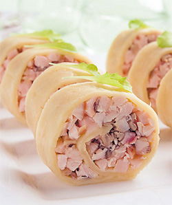 Сырный рулет с грибами и курицей Сырный рулет с грибами и курицей