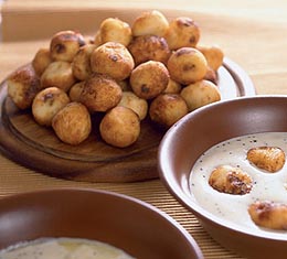 Сырники с маково-сметанным соусом Сырники с маково-сметанным соусом