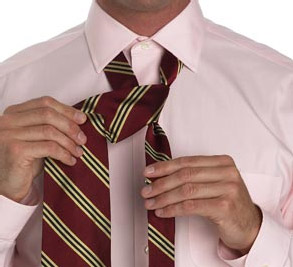 Завязываем галстук: Крестовый узел