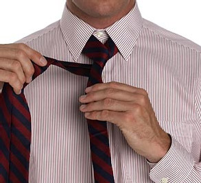 Как завязать галстук: Полувиндзор (Half-Windsor) Как завязать галстук: Полувиндзор (Half-Windsor)