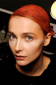 Макияж сезона Осень-Зима 2009/2010 Макияж сезона Осень-Зима 2009/2010